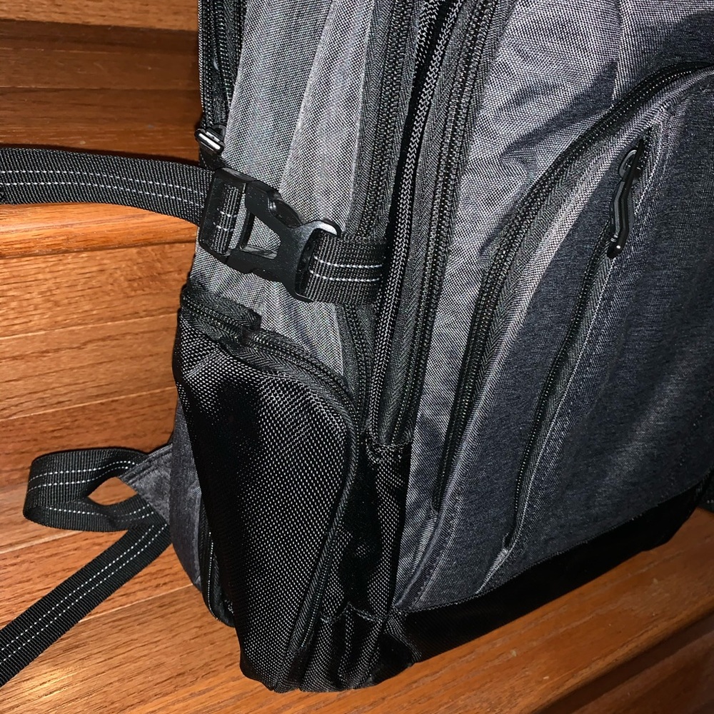 Backpack - Picture 4 of 7